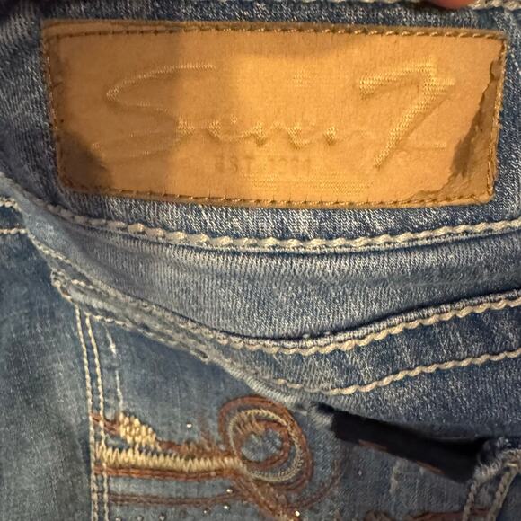 Seven7 Jeans Women’s Size 12 Bootcut Blue Denim Embroidered Pockets Distressed - Picture 5 of 10